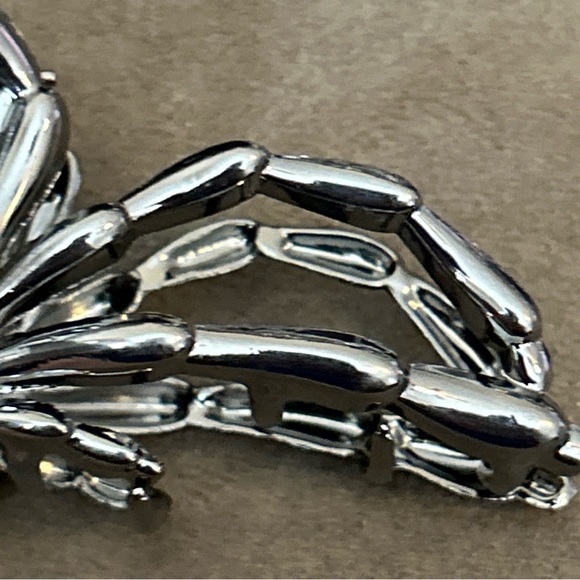 Metal Hair Claw Clips for Women | Emo Goth Spider Design Tight Metal Clip - Picture 11 of 12